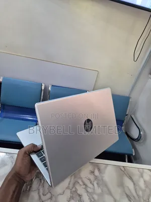 Laptop HP 250 G10 16GB AMD Ryzen 5 SSD 1T