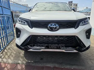 Toyota Fortuner 2021 White