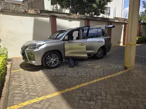 Lexus LX 2018 Silver