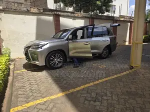 Lexus LX 2018 Silver