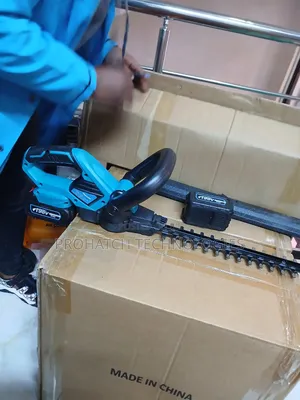 Cordless Hedge Trimmer With 2 Batteries