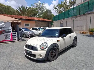 Mini Cooper 2011 White