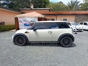 Mini Cooper 2011 White