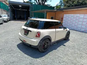 Mini Cooper 2011 White
