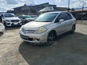 Nissan Tiida 2010 Silver