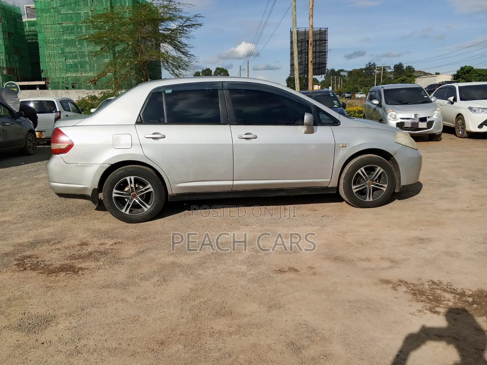 Nissan Tiida 2010 Silver