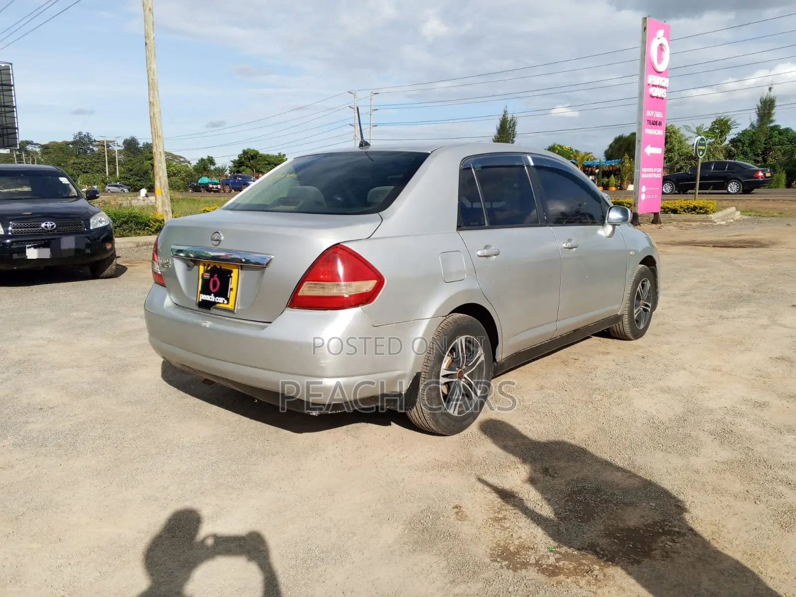 Nissan Tiida 2010 Silver