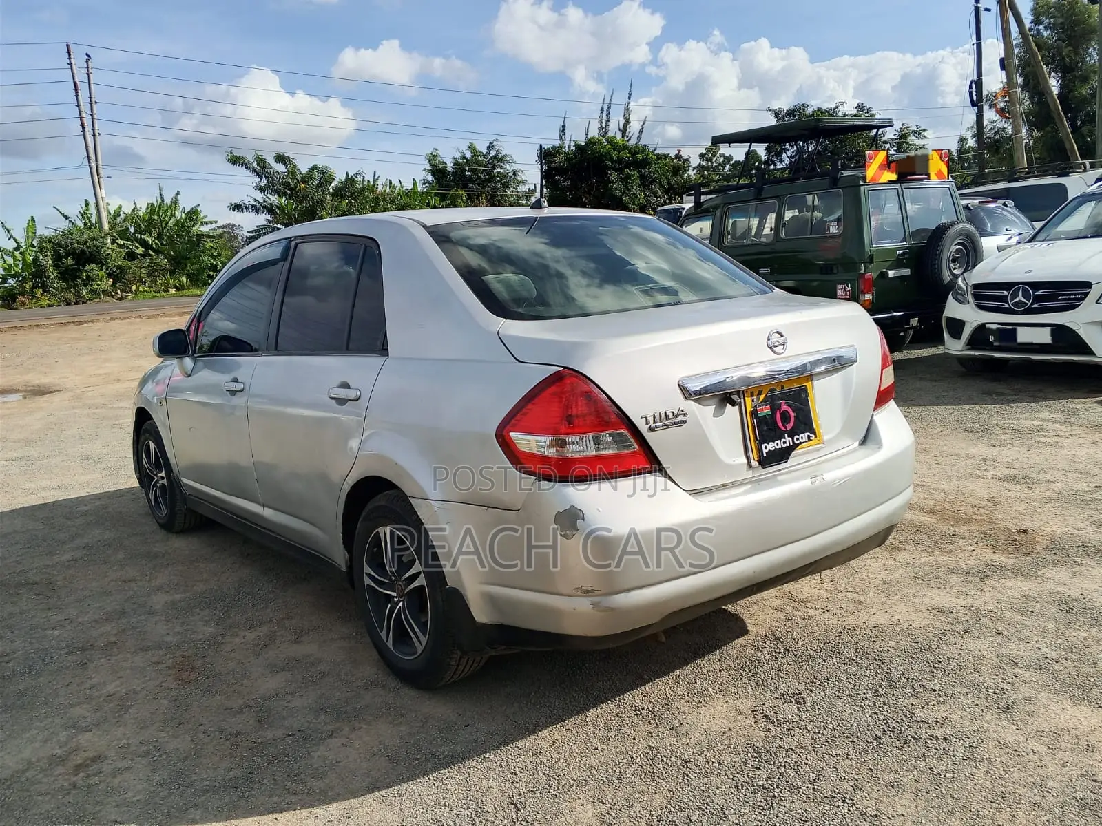 Nissan Tiida 2010 Silver