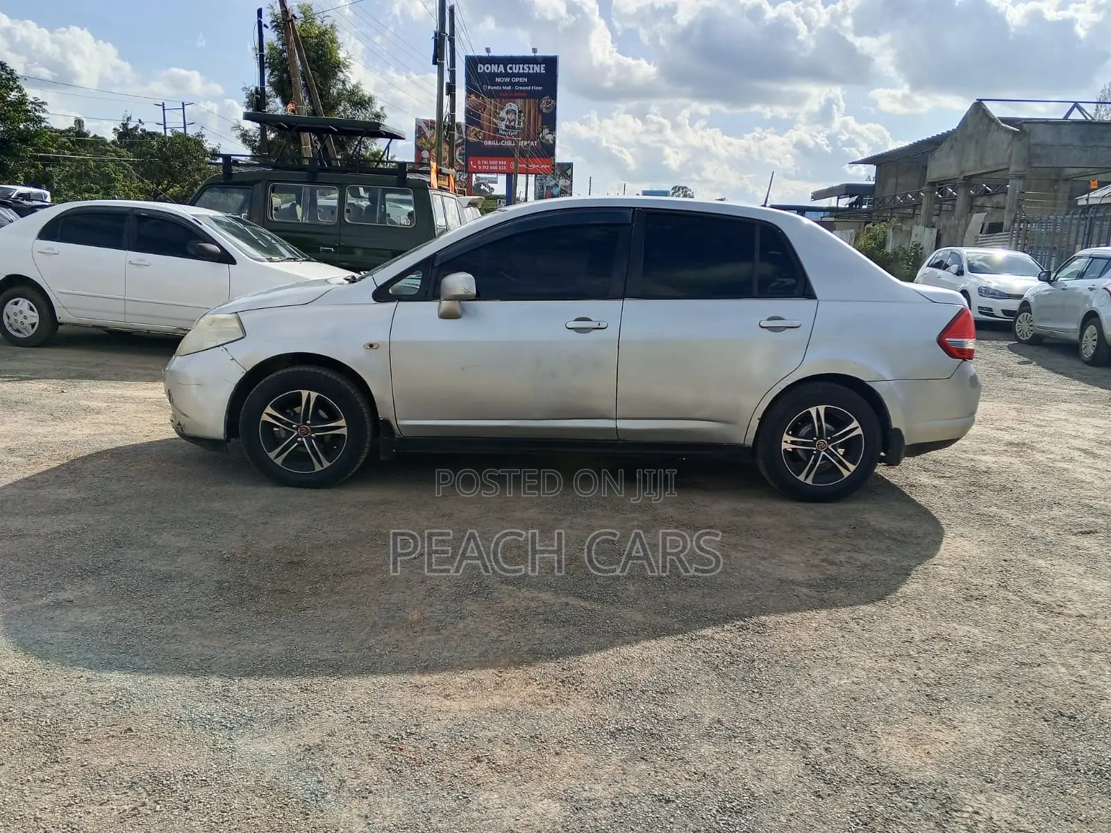 Nissan Tiida 2010 Silver