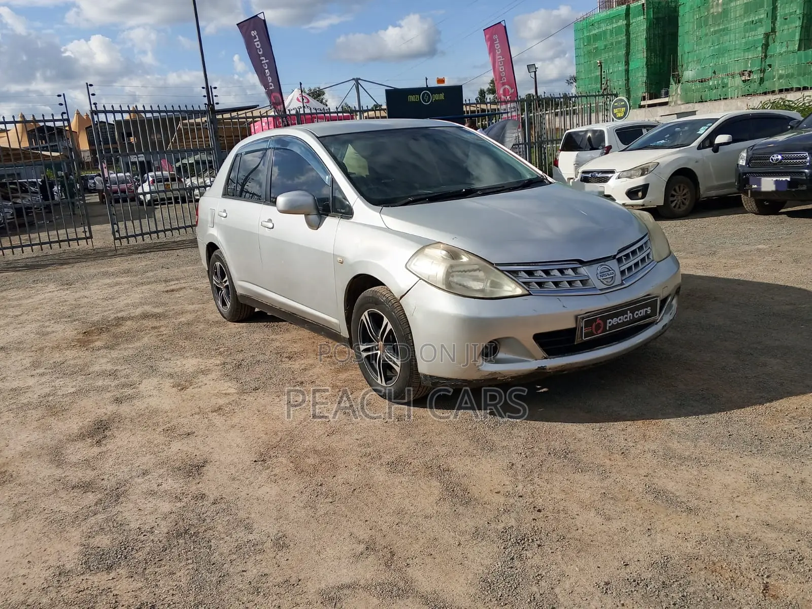 Nissan Tiida 2010 Silver
