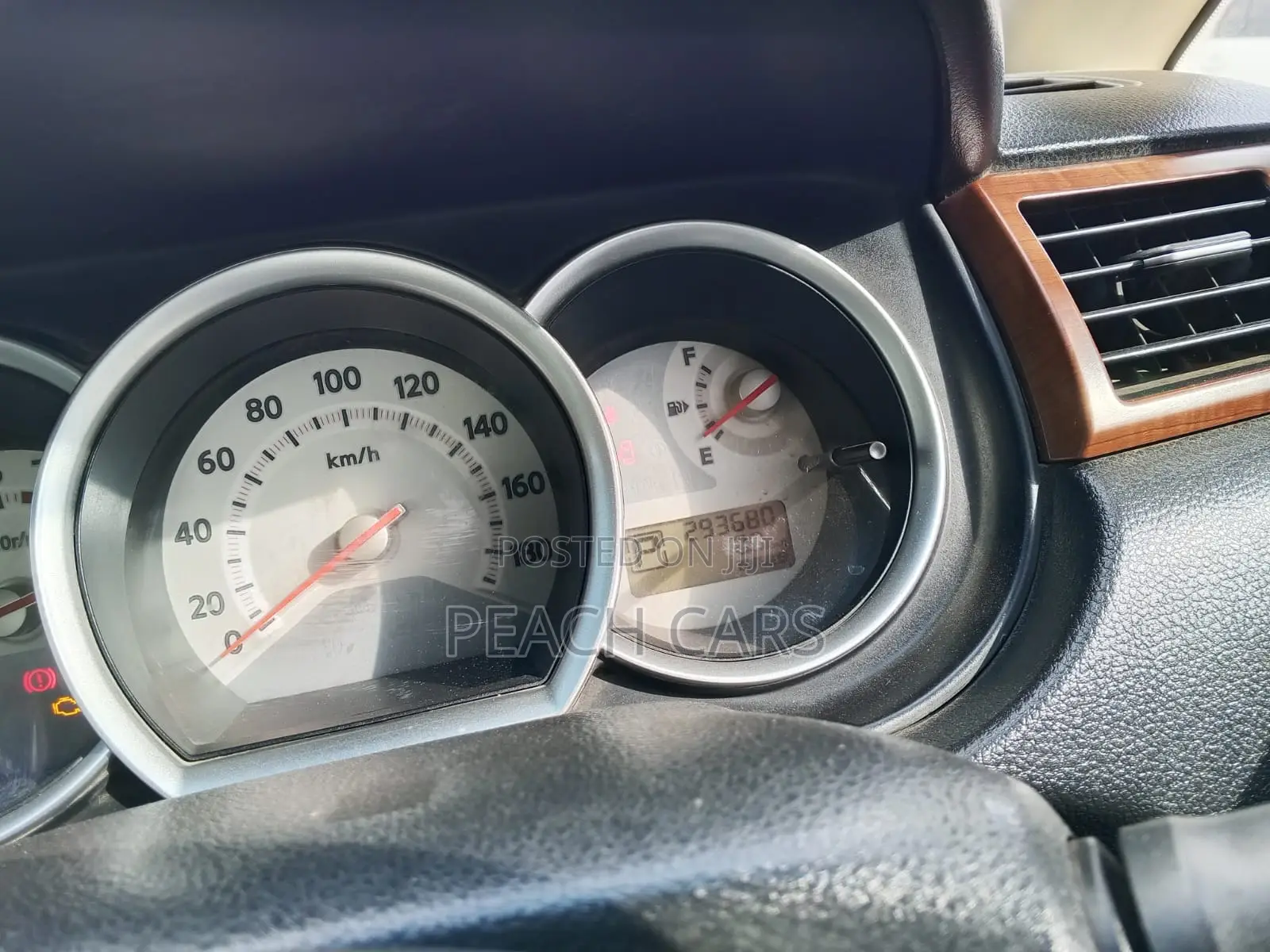 Nissan Tiida 2010 Silver