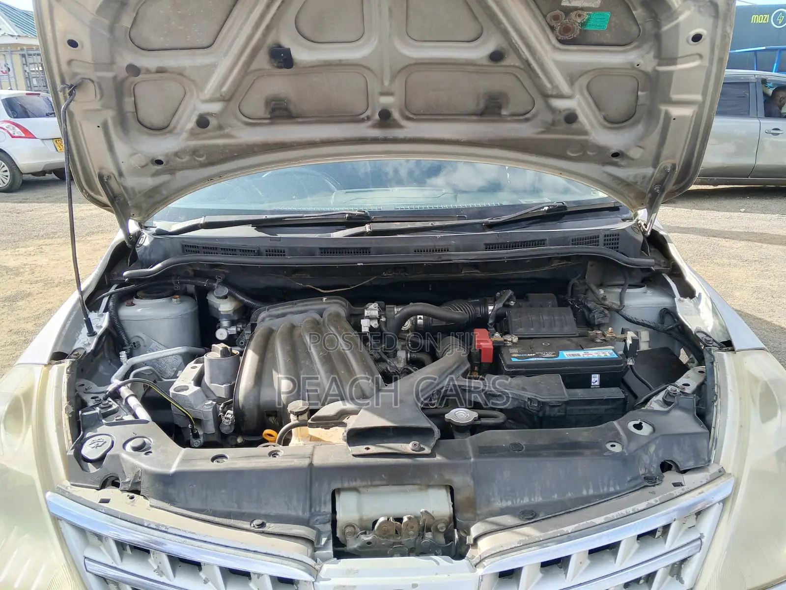 Nissan Tiida 2010 Silver
