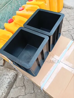 Plastic Testing Cube Moulds/ New