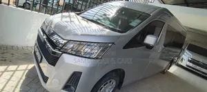 Toyota HiAce 2021 Silver
