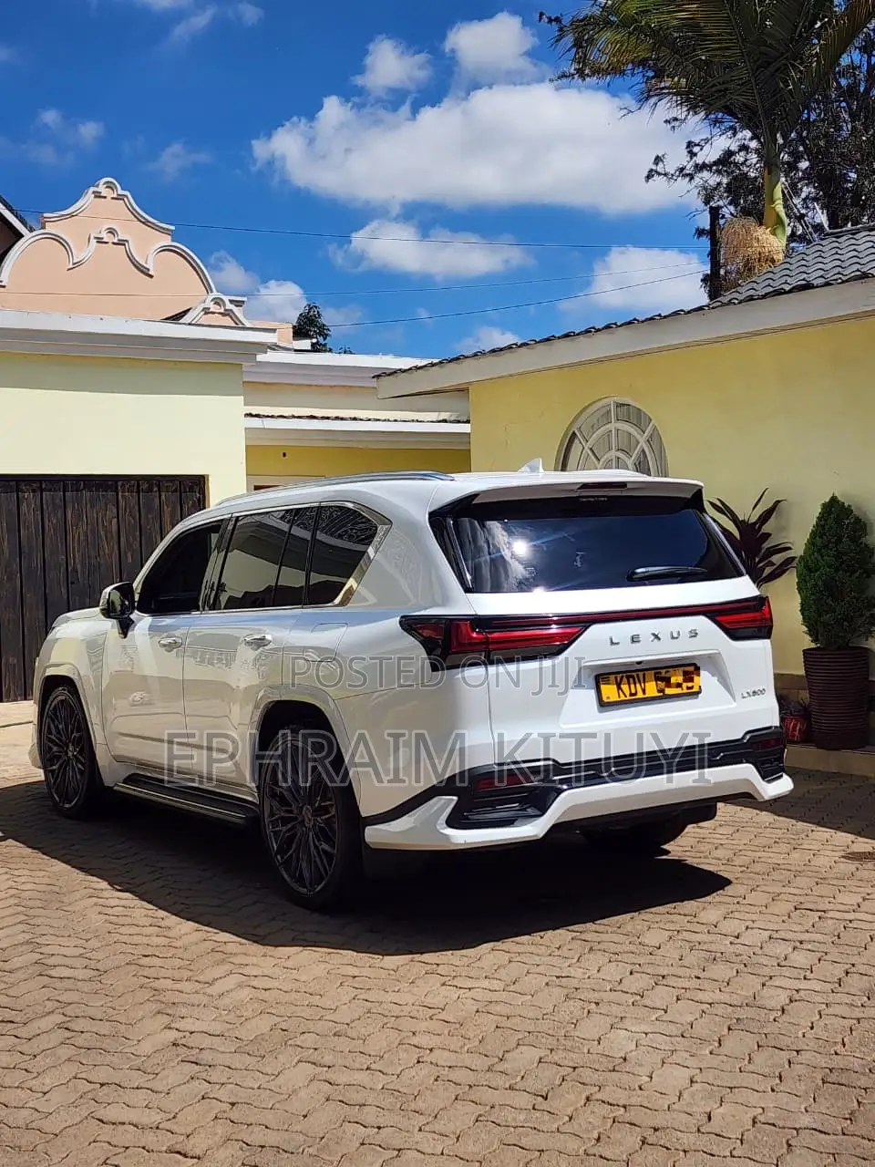 Lexus LX 2023 White