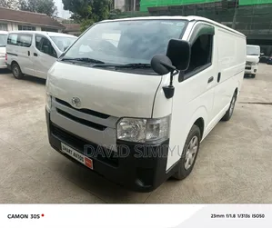Toyota HiAce 2019 White