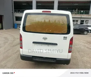 Toyota HiAce 2019 White