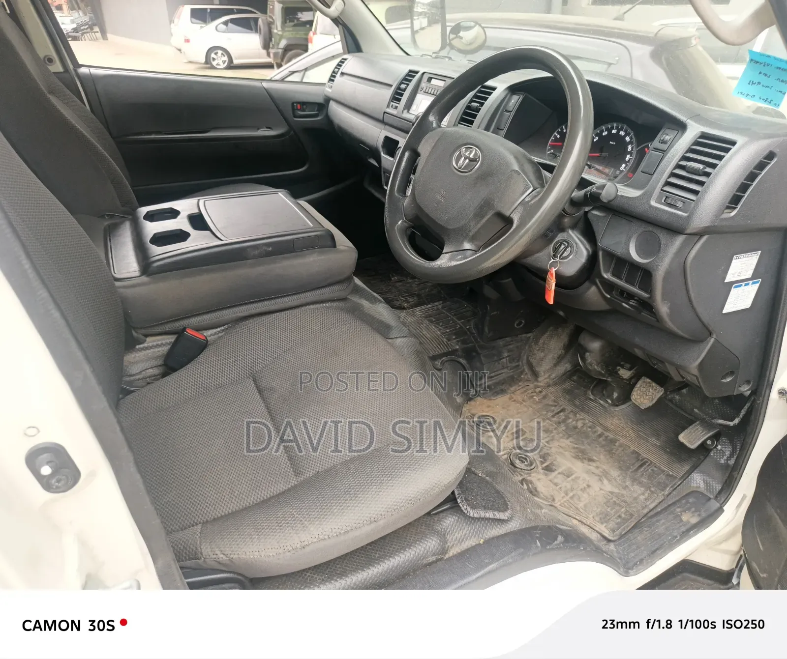 Toyota HiAce 2019 White