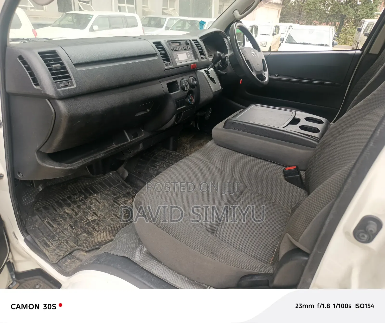 Toyota HiAce 2019 White