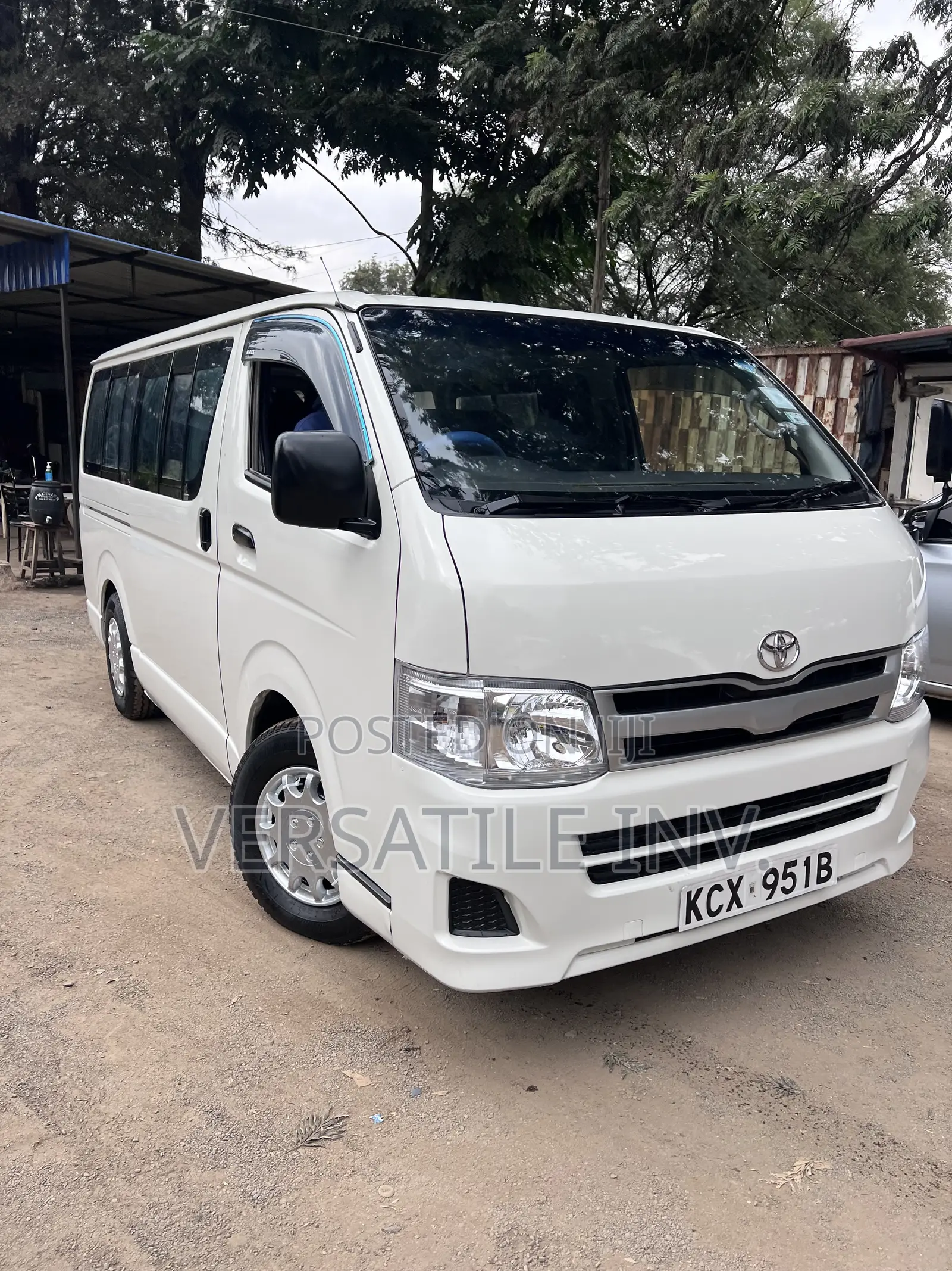 Toyota HiAce 2013 White