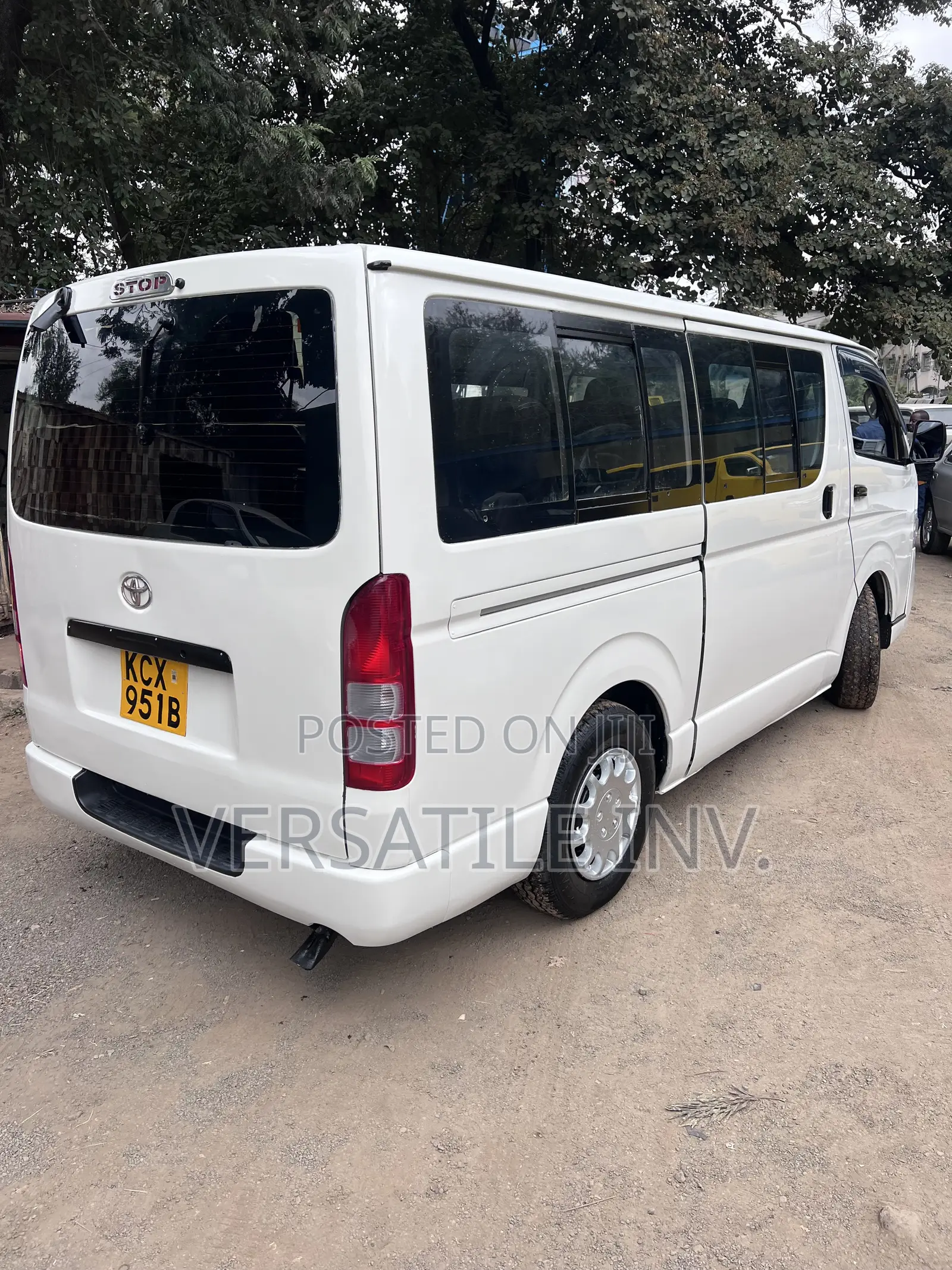 Toyota HiAce 2013 White