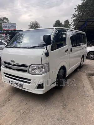 Toyota HiAce 2013 White