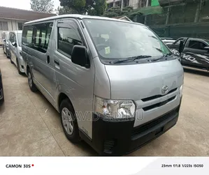 Toyota HiAce 2018 Silver
