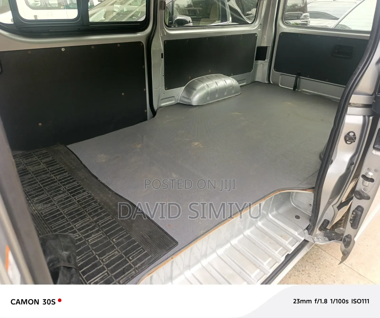 Toyota HiAce 2018 Silver