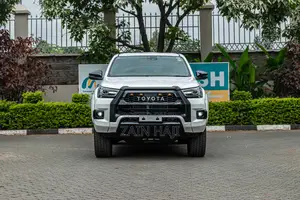 Toyota Hilux 2022 White
