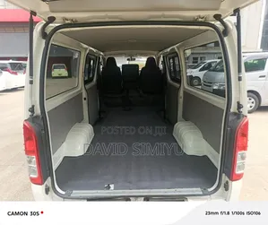 Toyota HiAce 2018 White