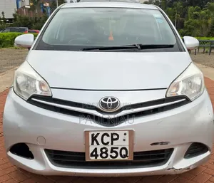 Toyota Ractis 2012 Silver