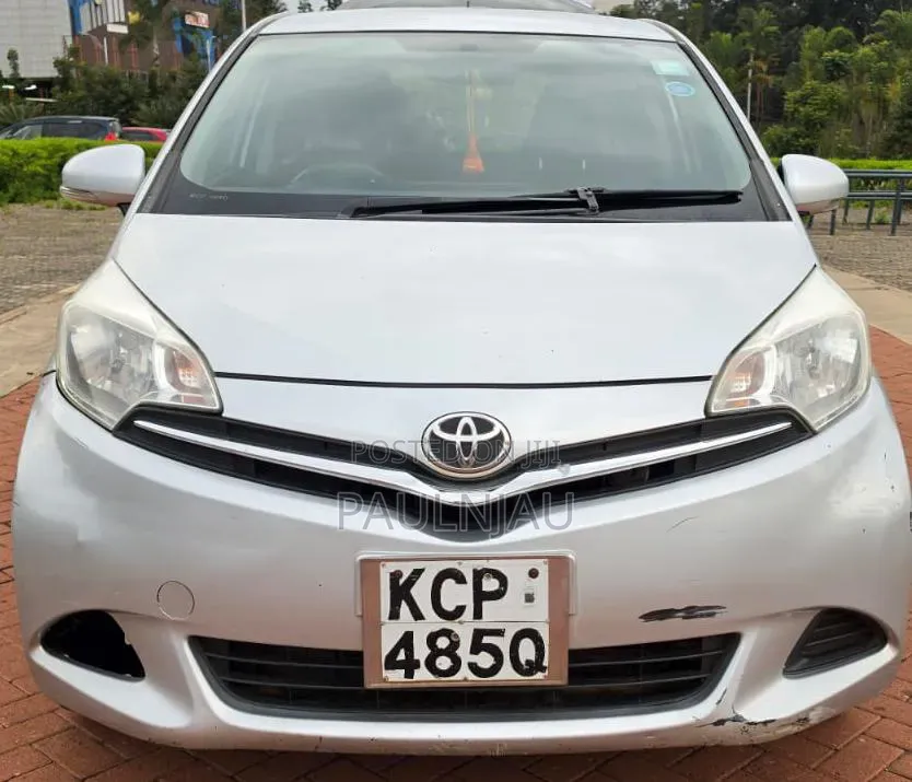 Toyota Ractis 2012 Silver