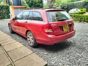 Mercedes-Benz C180 2012 Red