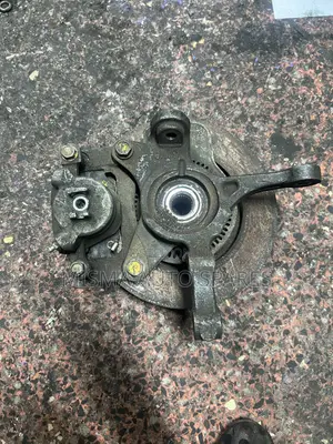 Front Hub Suzuki Solio