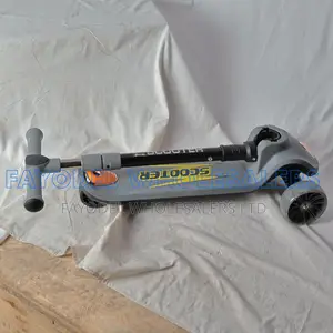 Children's 3-Wheel Scooter With Removable Seat