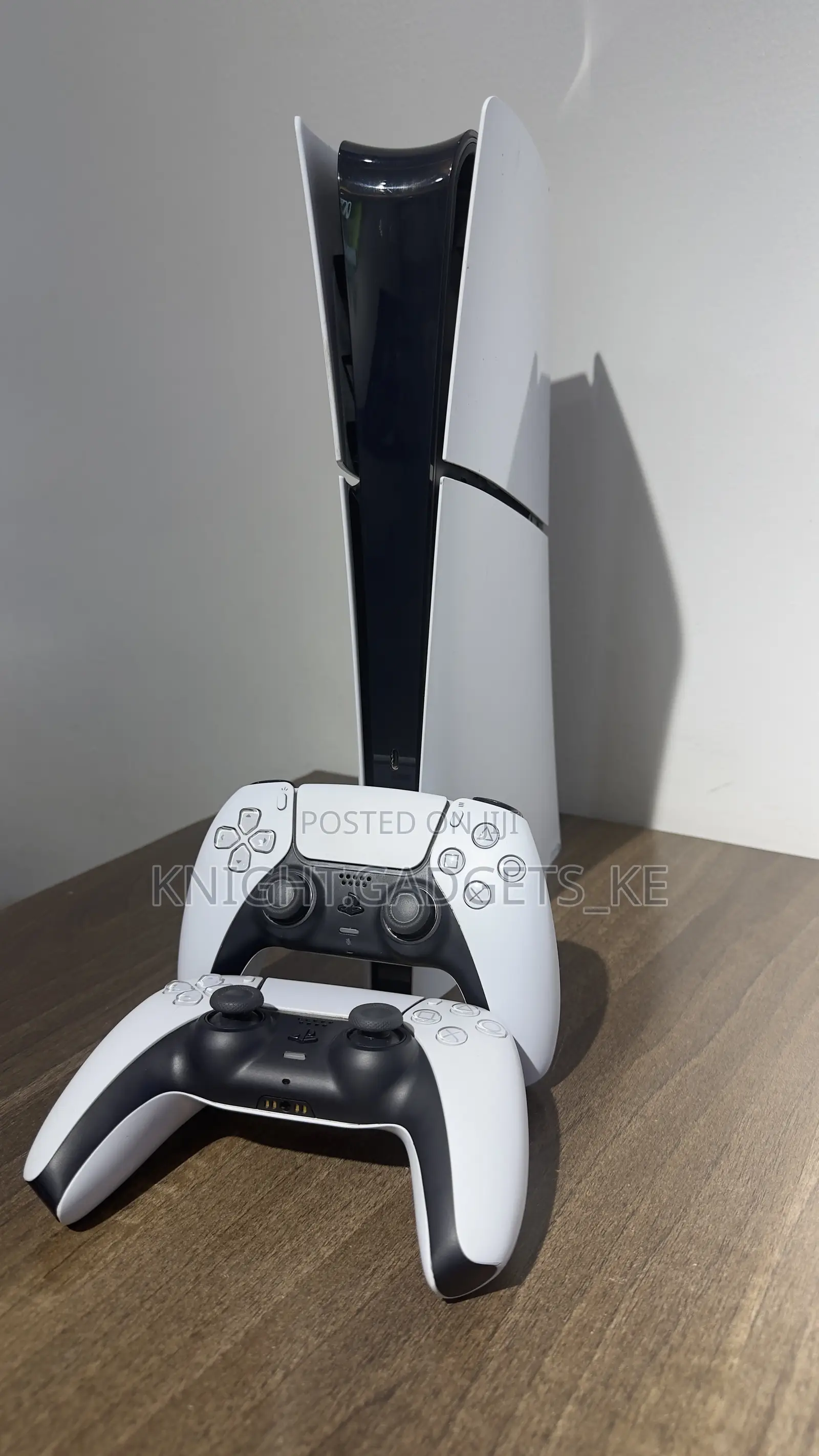 Ps5 Slim Digital + 2 Controllers