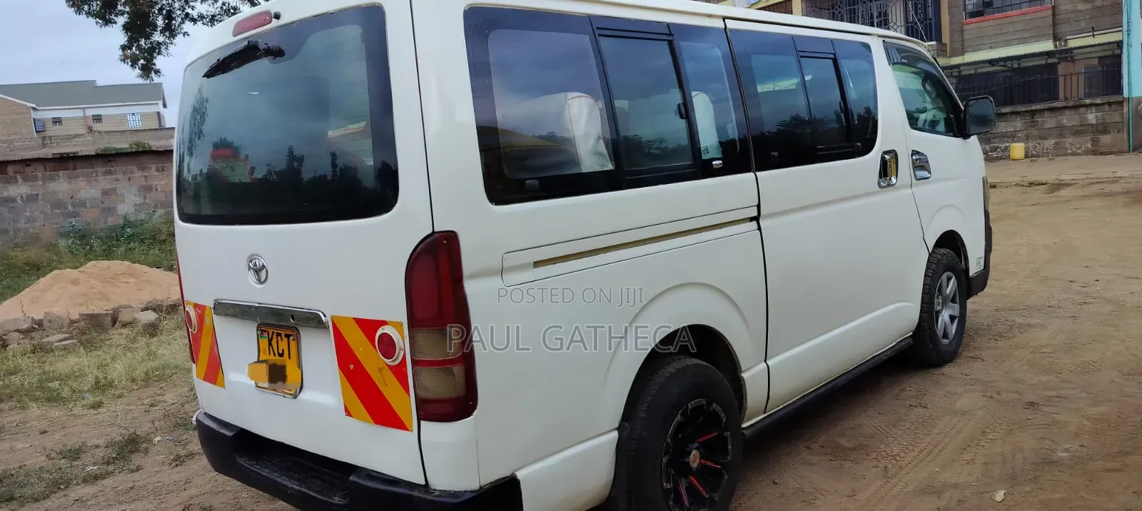 Toyota HiAce 2011 White