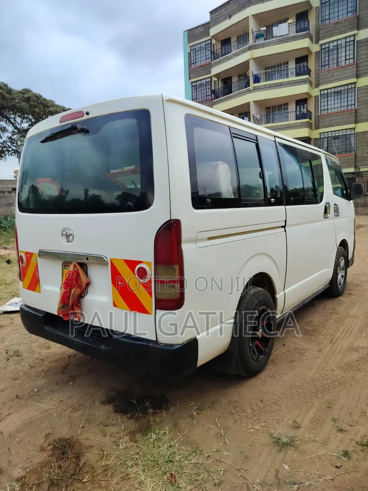 Toyota HiAce 2011 White