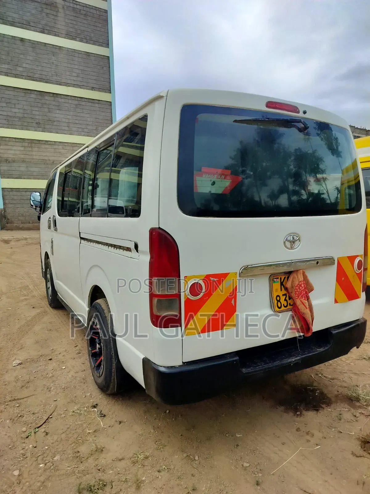 Toyota HiAce 2011 White