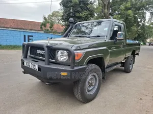 Toyota Land Cruiser 2012 Green