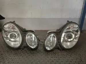 Mercedes Benz W211