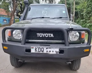 Toyota Land Cruiser 79 Series 2014 Green