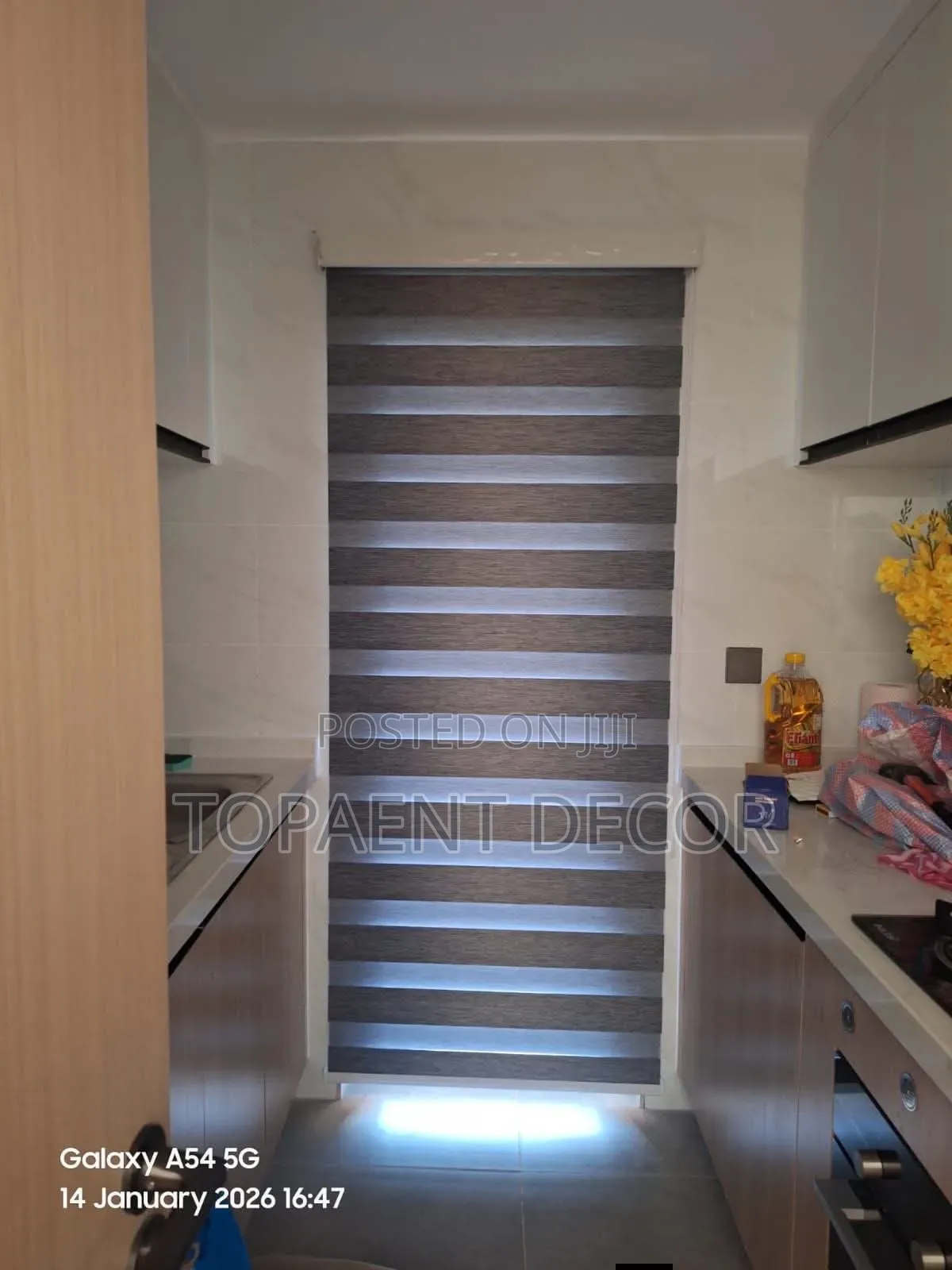 Tall Kitchen Window, Horizontal Window Blinds