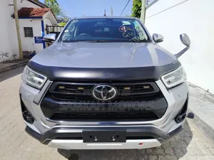 Toyota Hilux 2020 Gray