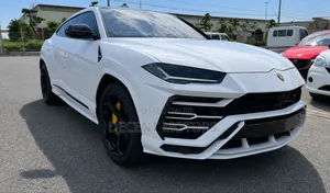 Lamborghini Urus 2024 White