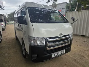Toyota HiAce 2013 White