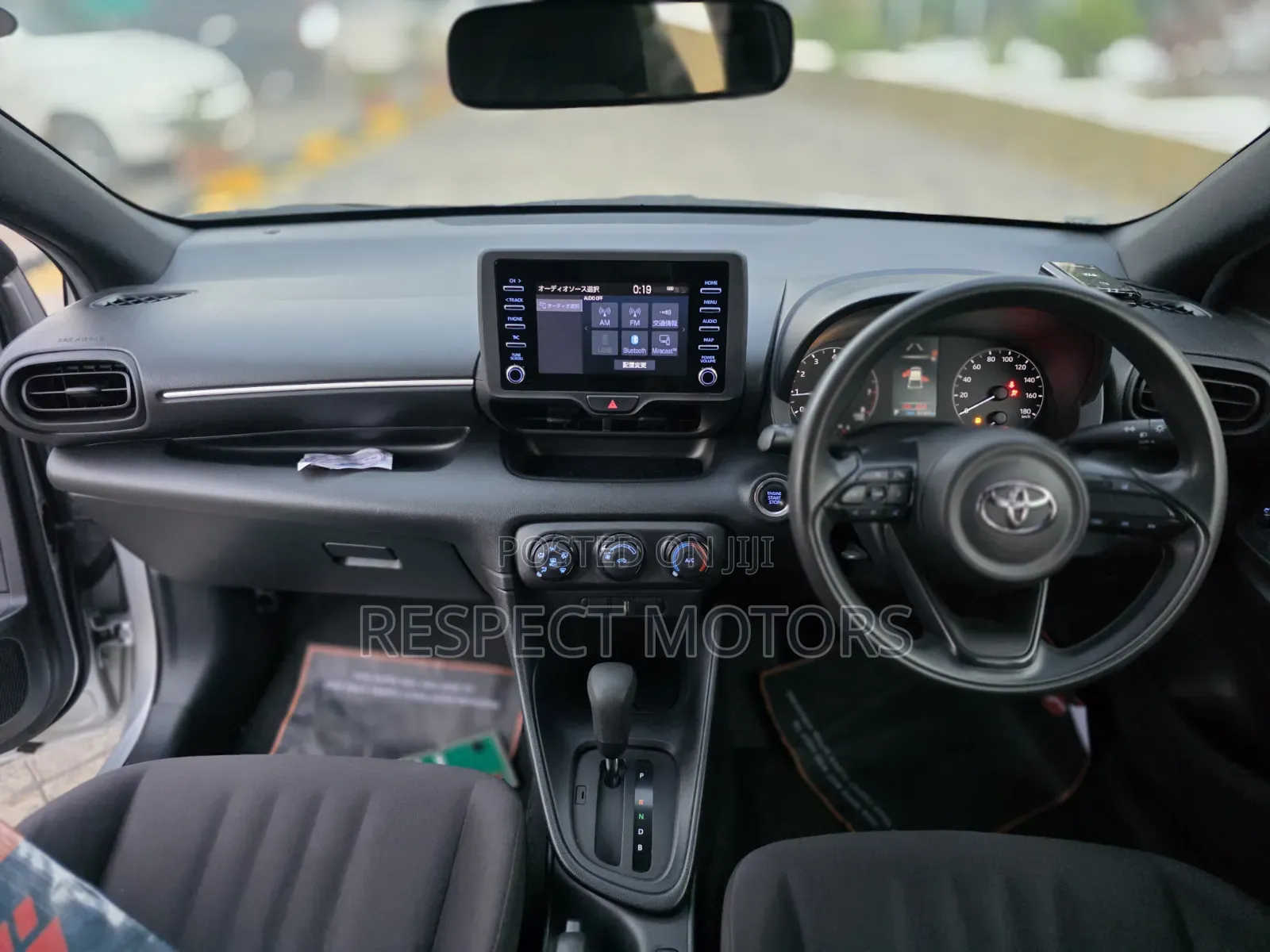 Toyota Yaris 2020 Silver