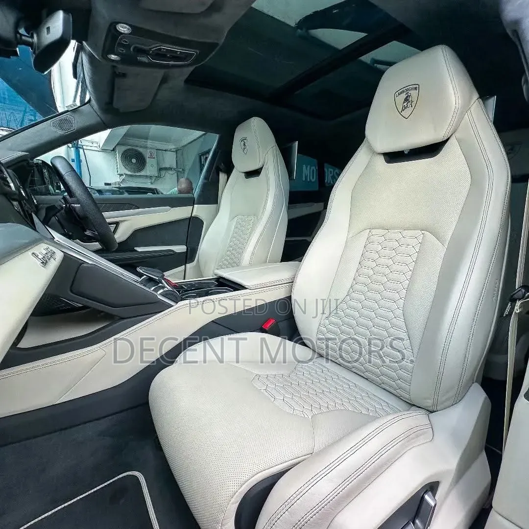Lamborghini Urus 2024 White
