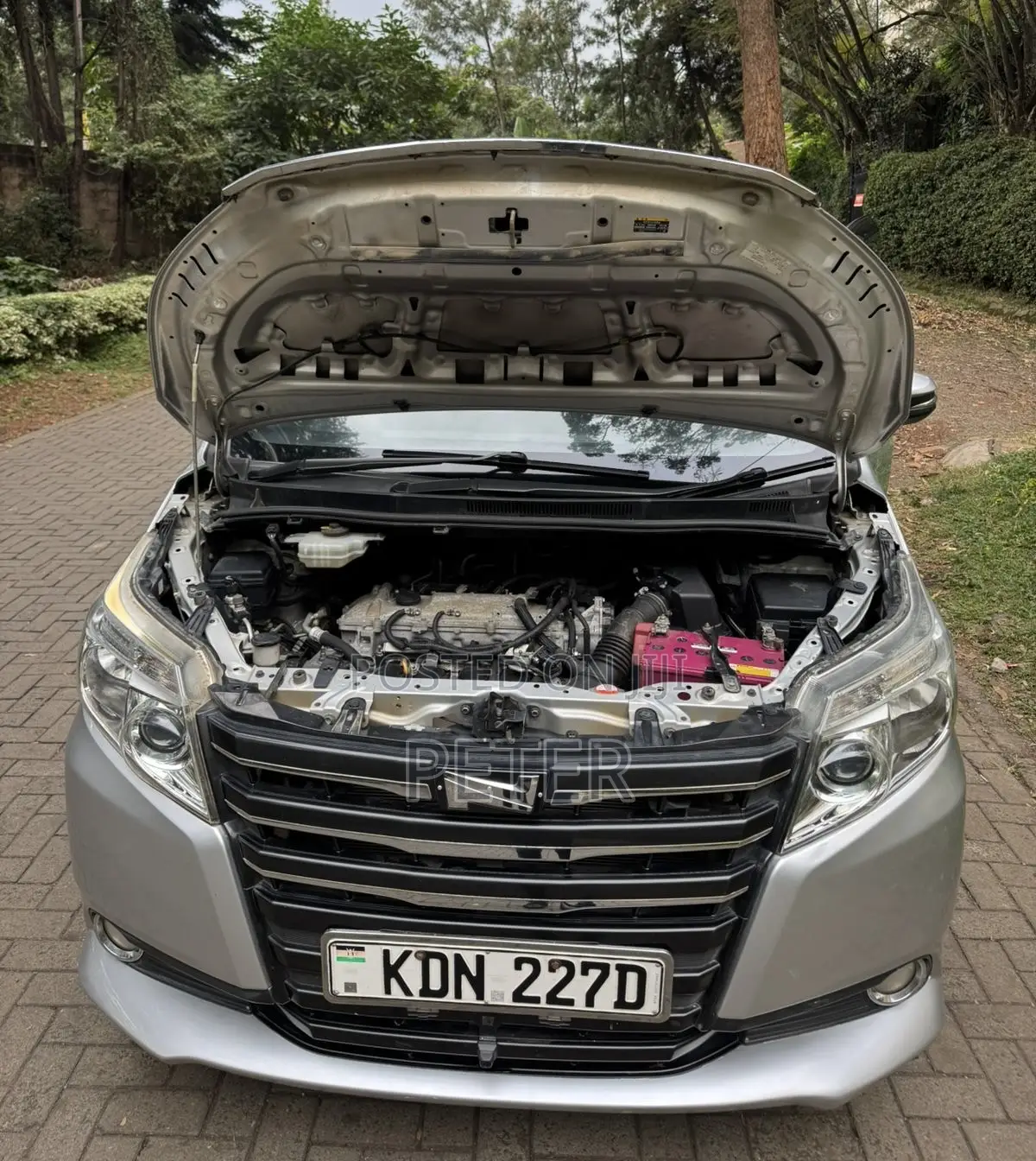 Toyota Noah 2016 Silver