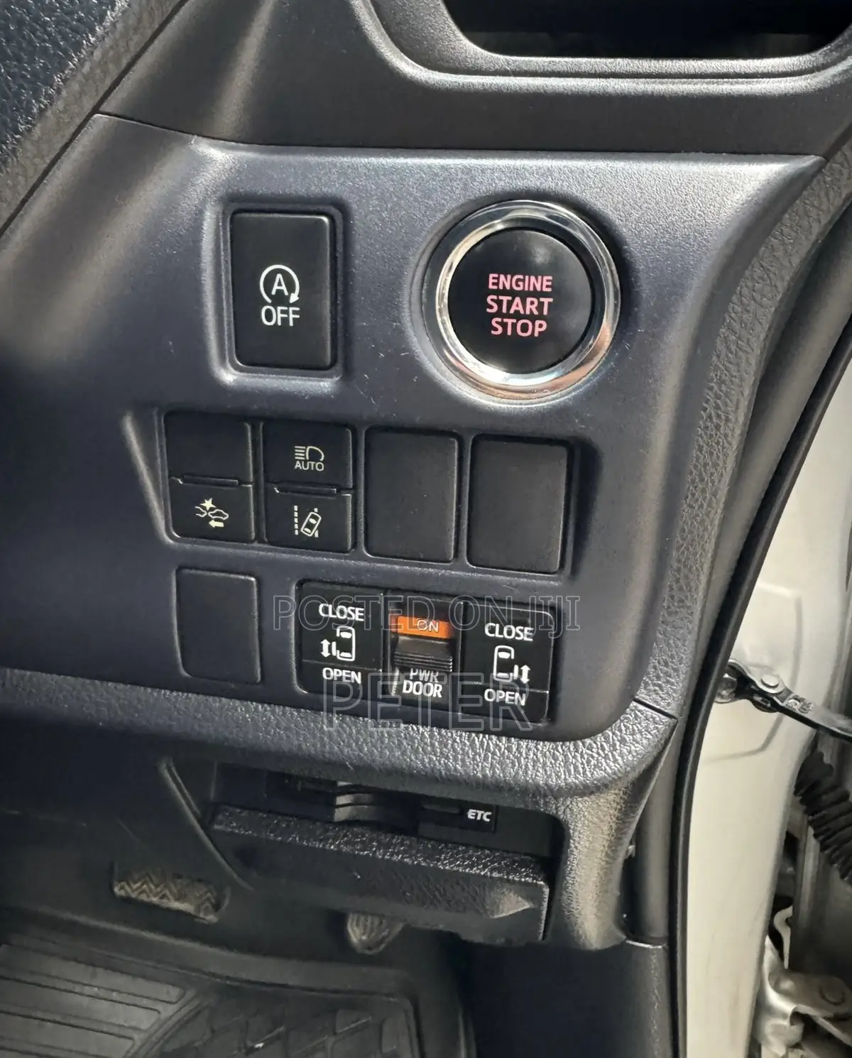 Toyota Noah 2016 Silver